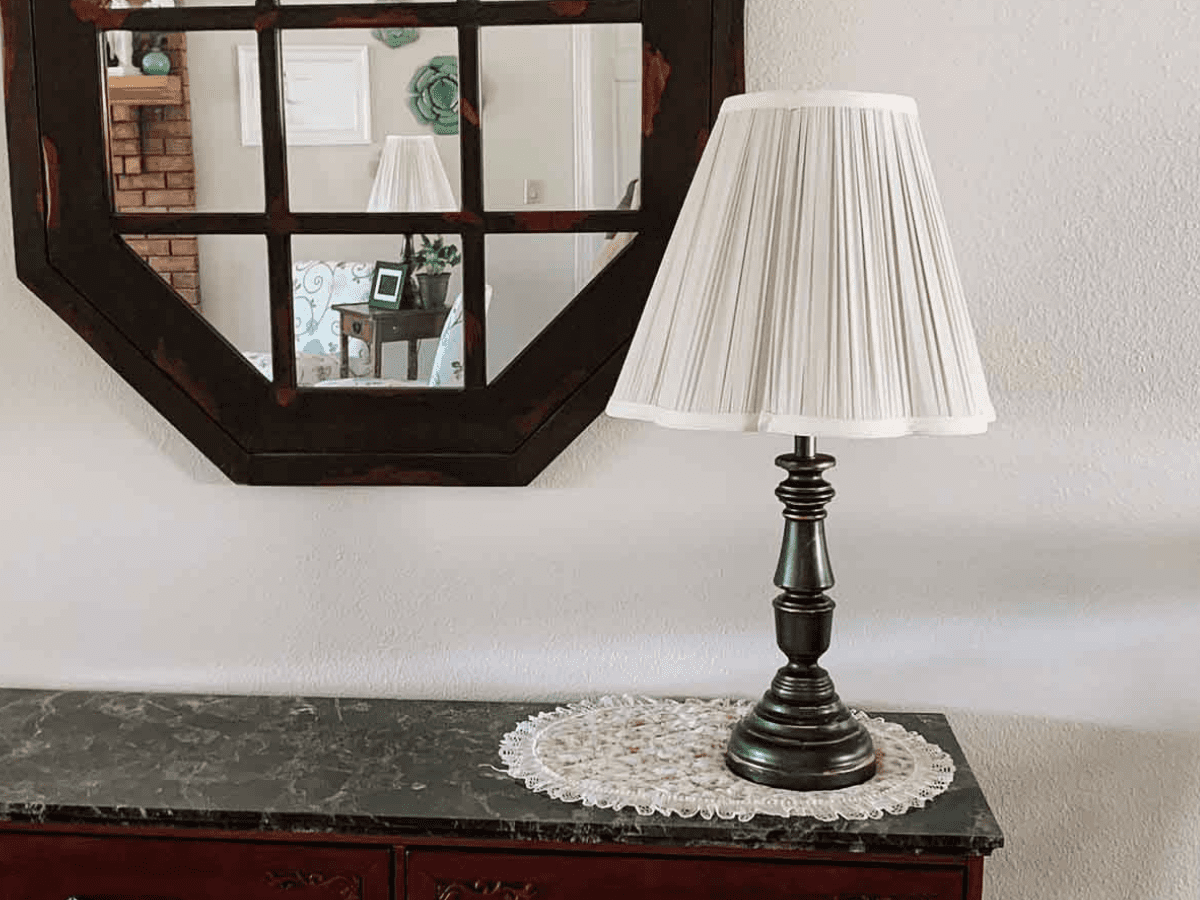 DIY Light Makeover Using Rustoleum Oil Rubbed Bronze - Leap of Faith  Crafting
