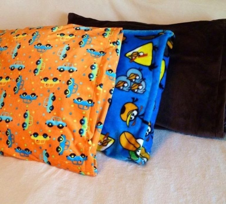 featured image of DIY Minky Pillowcase Tutorial